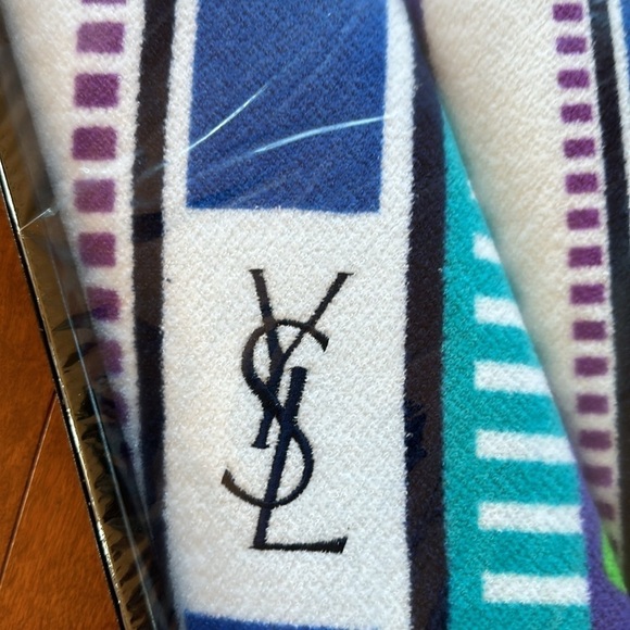 YSL Towels! Set of 2 Great gift for someone special! New in box! - Picture 3 of 8
